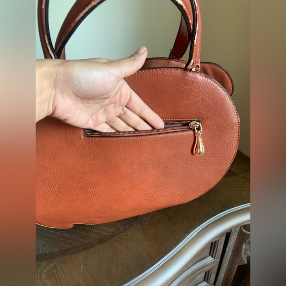 Unique Pig Handbag with Brown & Orange Tones - Picture 10 of 10
